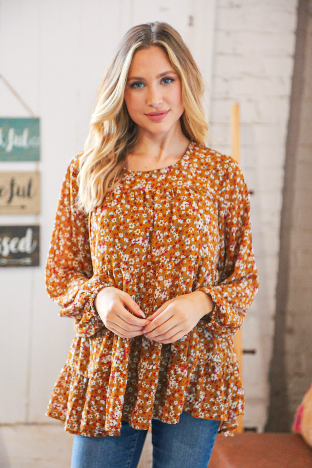 Cinnamon Floral Tiered Bubble Sleeve Keyhole Clasp Blouse