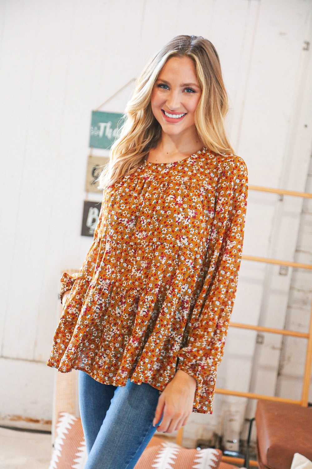 Cinnamon Floral Tiered Bubble Sleeve Keyhole Clasp Blouse