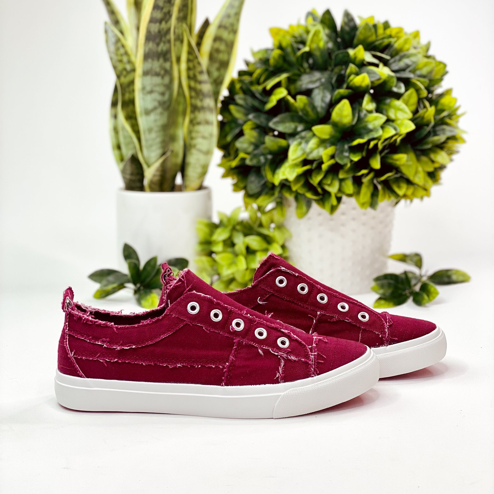 Corkys Babalu in Maroon