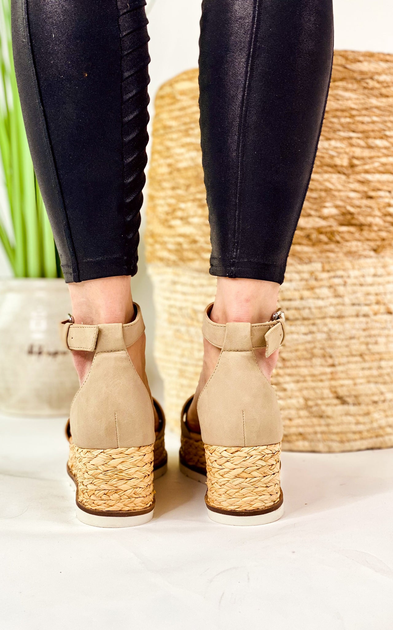 Dolce Vita Baker Wedge in Stone