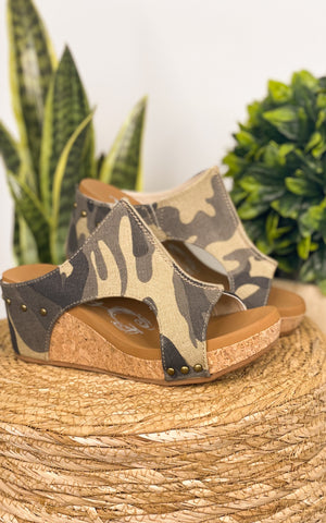 Very G Besito Wedge in Camo