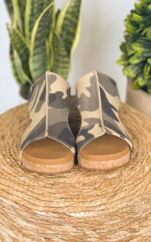 Very G Besito Wedge in Camo