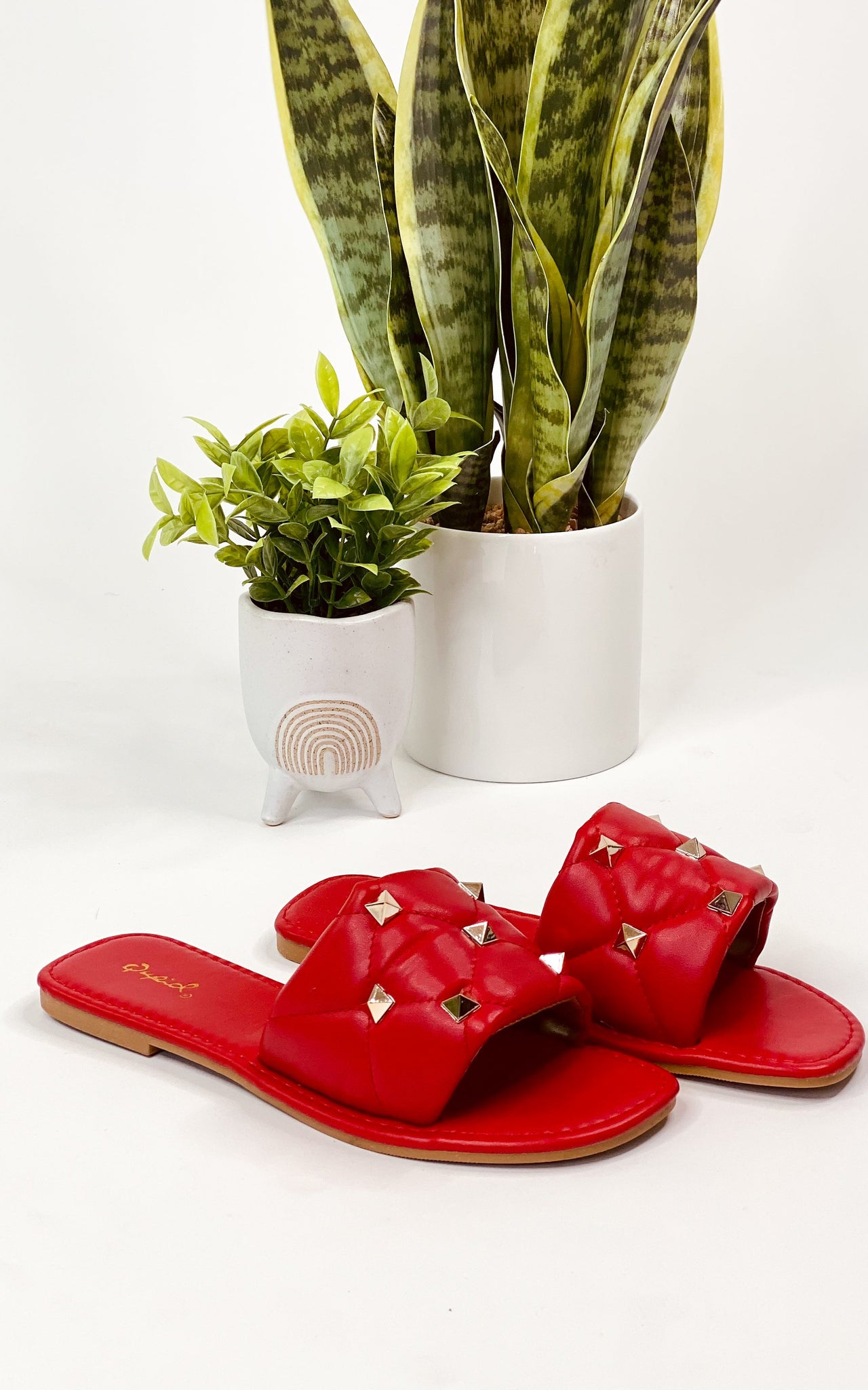 Qupid Castel Slide in Red