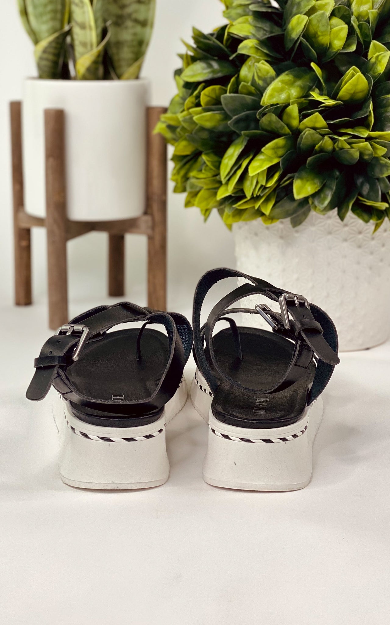 Not Rated Enna Sandal in Black