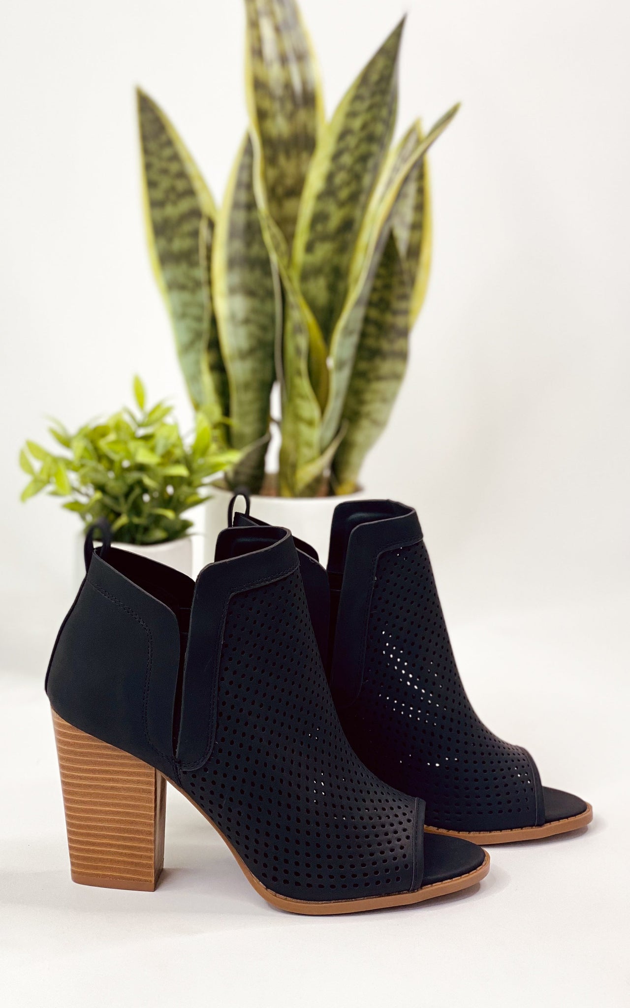 Qupid Georgia Booties in Black