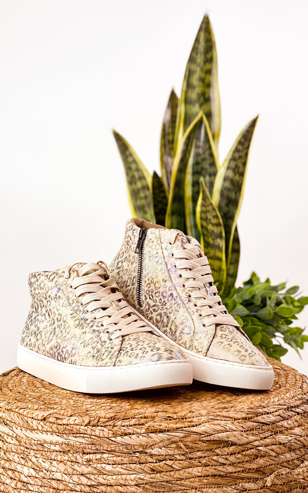 Corkys Imagine Sneaker in Beige Metallic Leopard