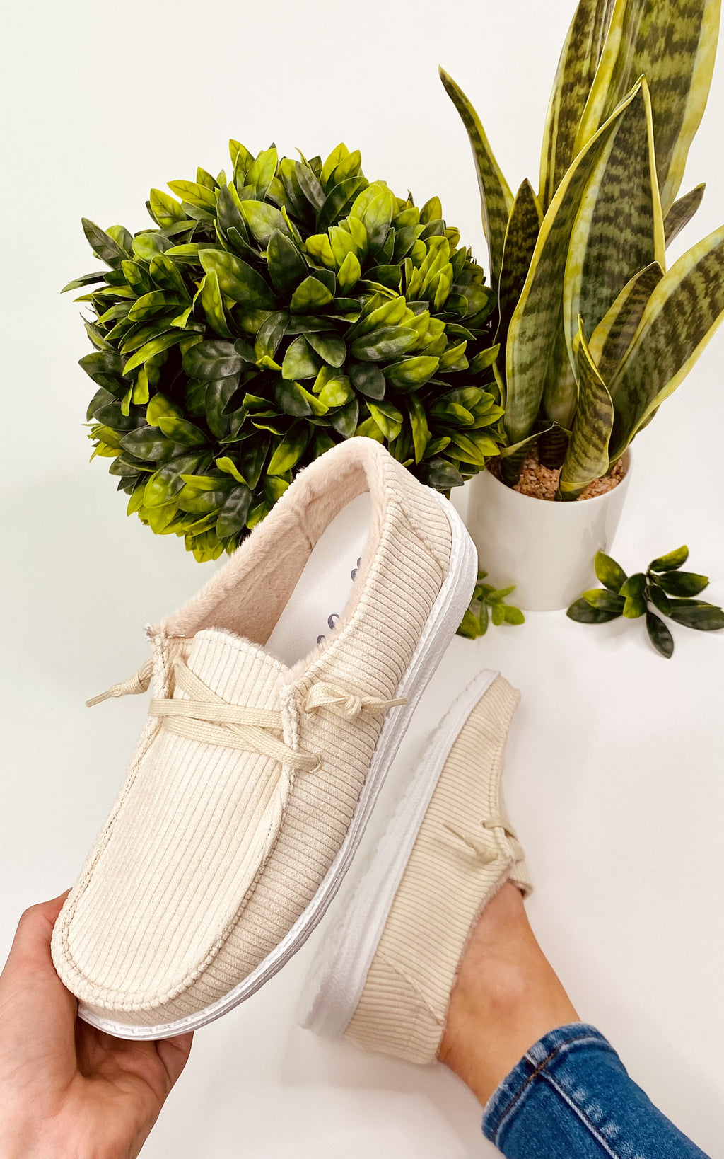 Gypsy Jazz Jinsi Sneakers in Cream