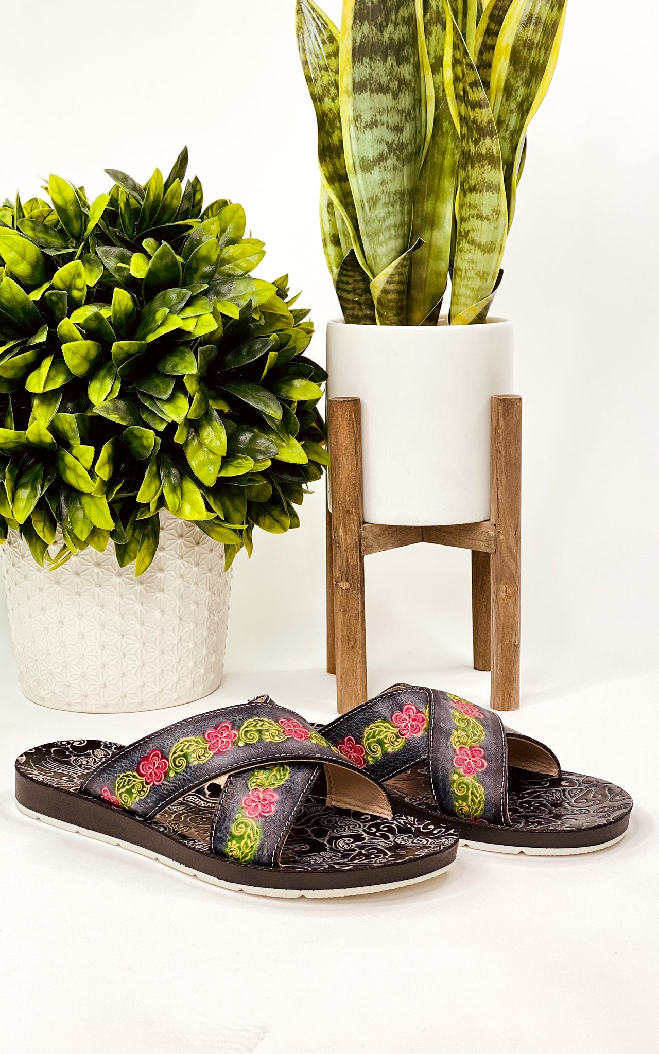 Corkys Jude Sandal in Black