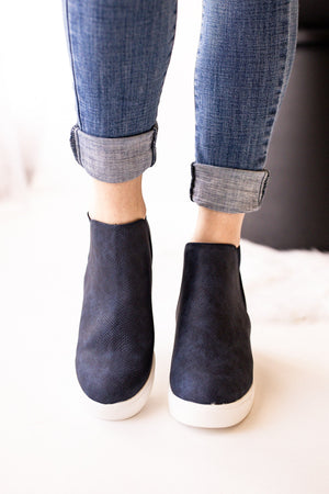 Matisse Lure Wedge in Navy