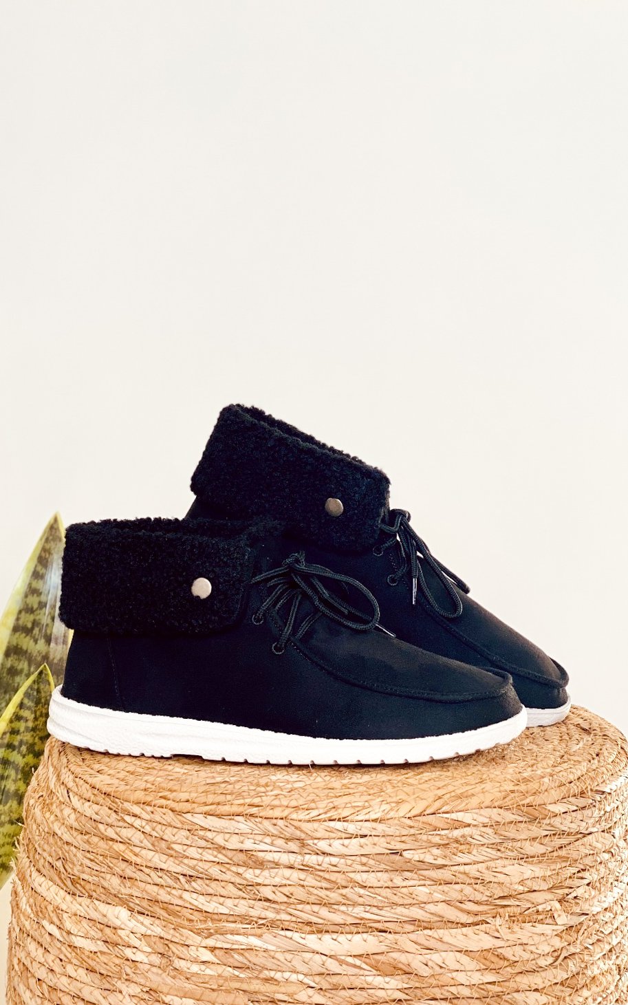 Gypsy Jazz Odeme Sneakers in Black