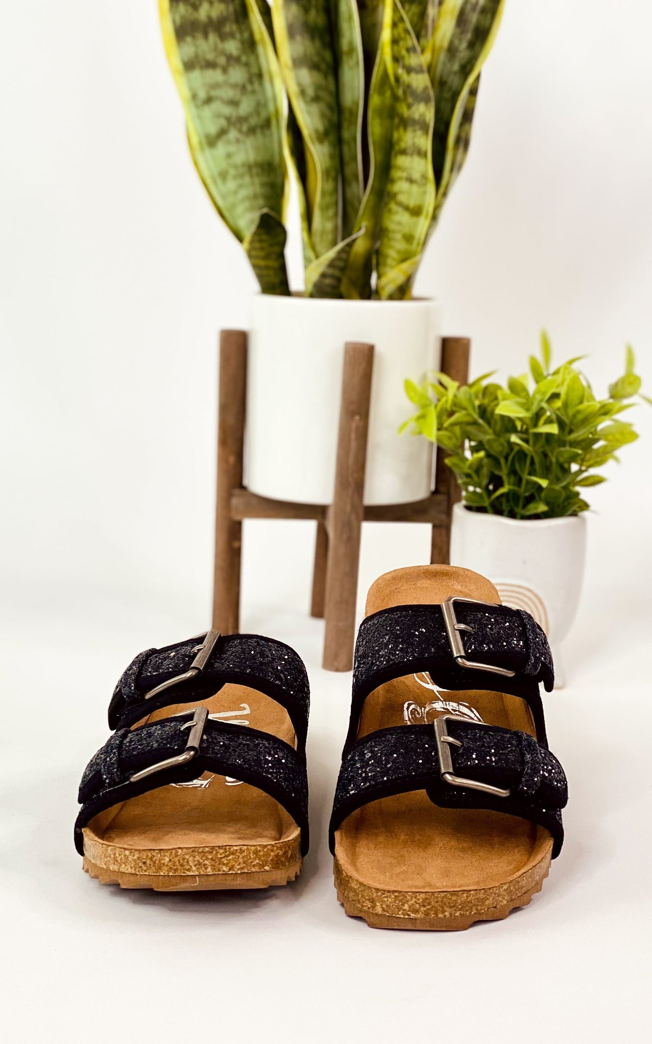 Very G Paula Sandal in Black