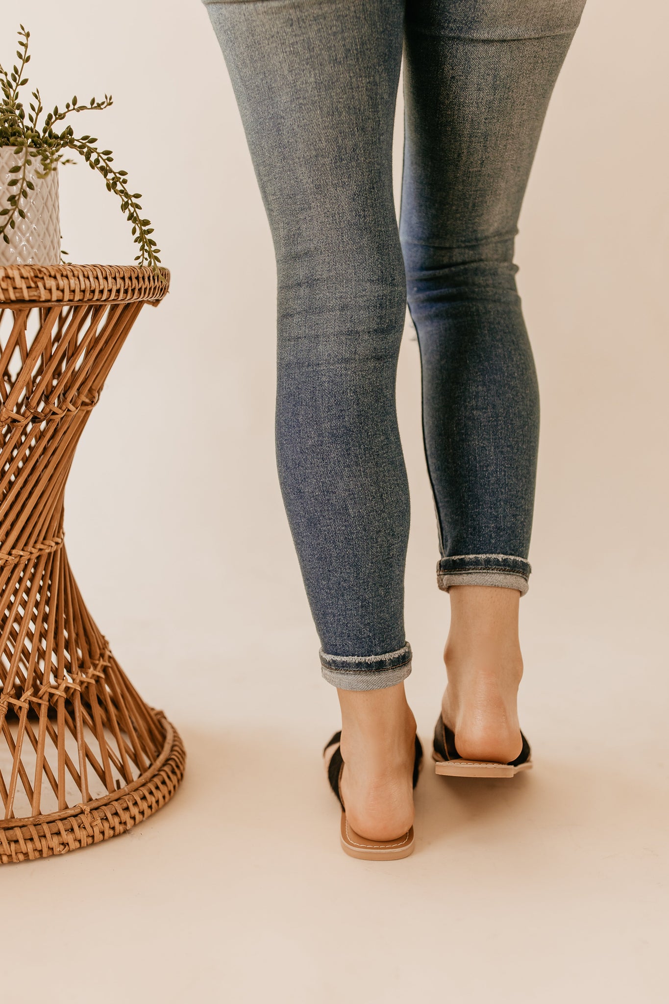 Matisse Pebble Sandal in Black Cowhide