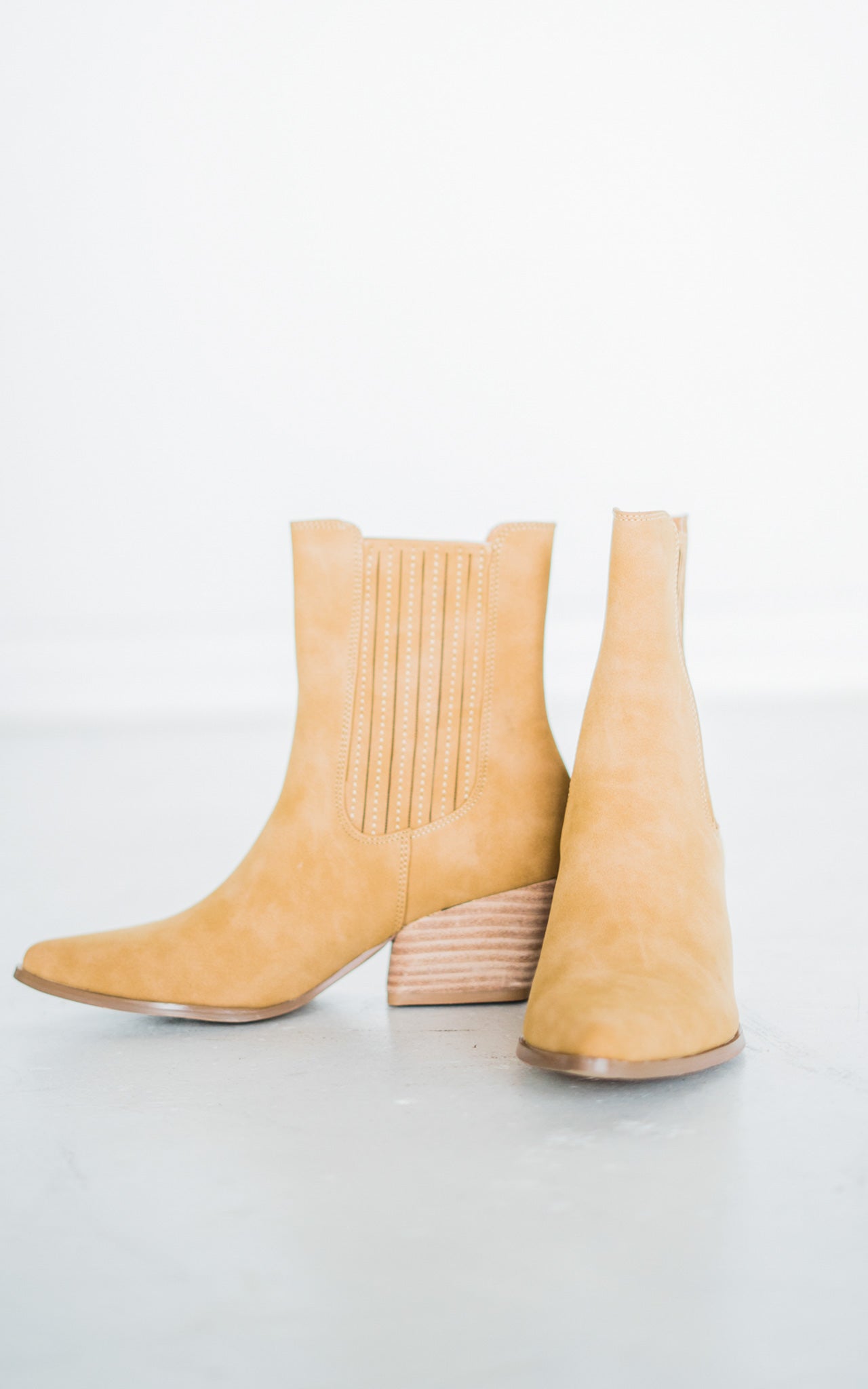 Shu Shop Vivica in Camel