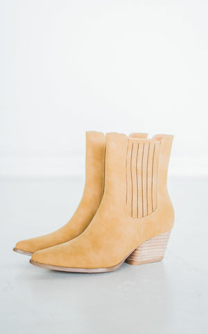 Shu Shop Vivica in Camel