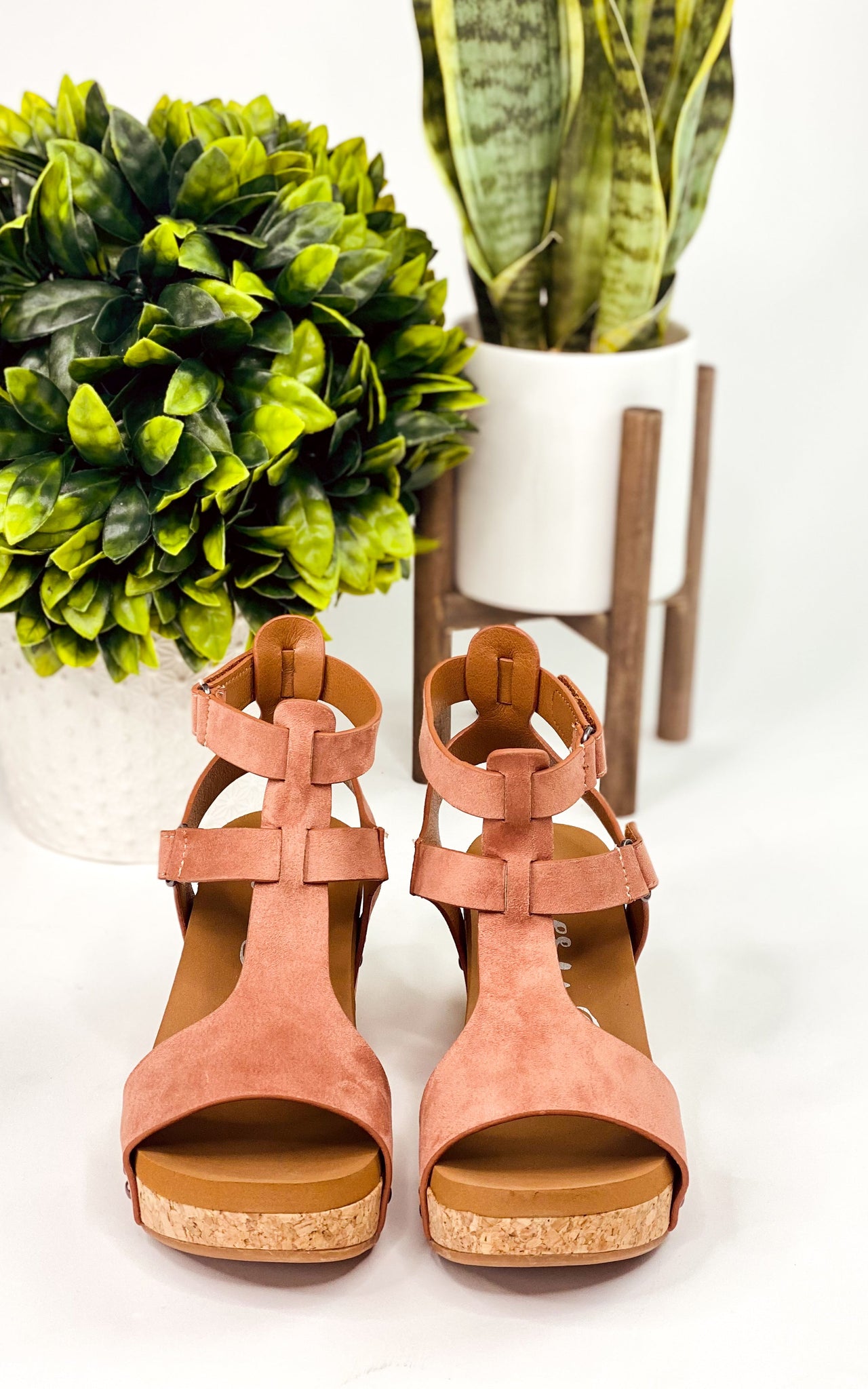 Very G Willa Wedge in Coral