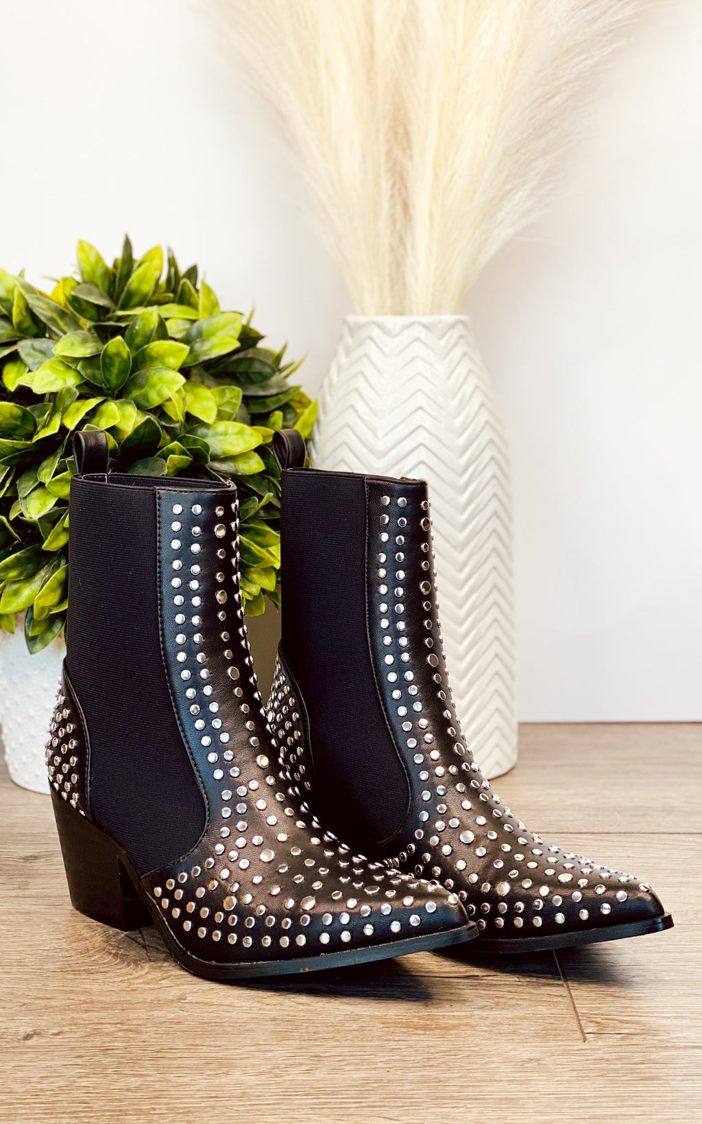 Shu Shop Zsa Zsa Boots in Black