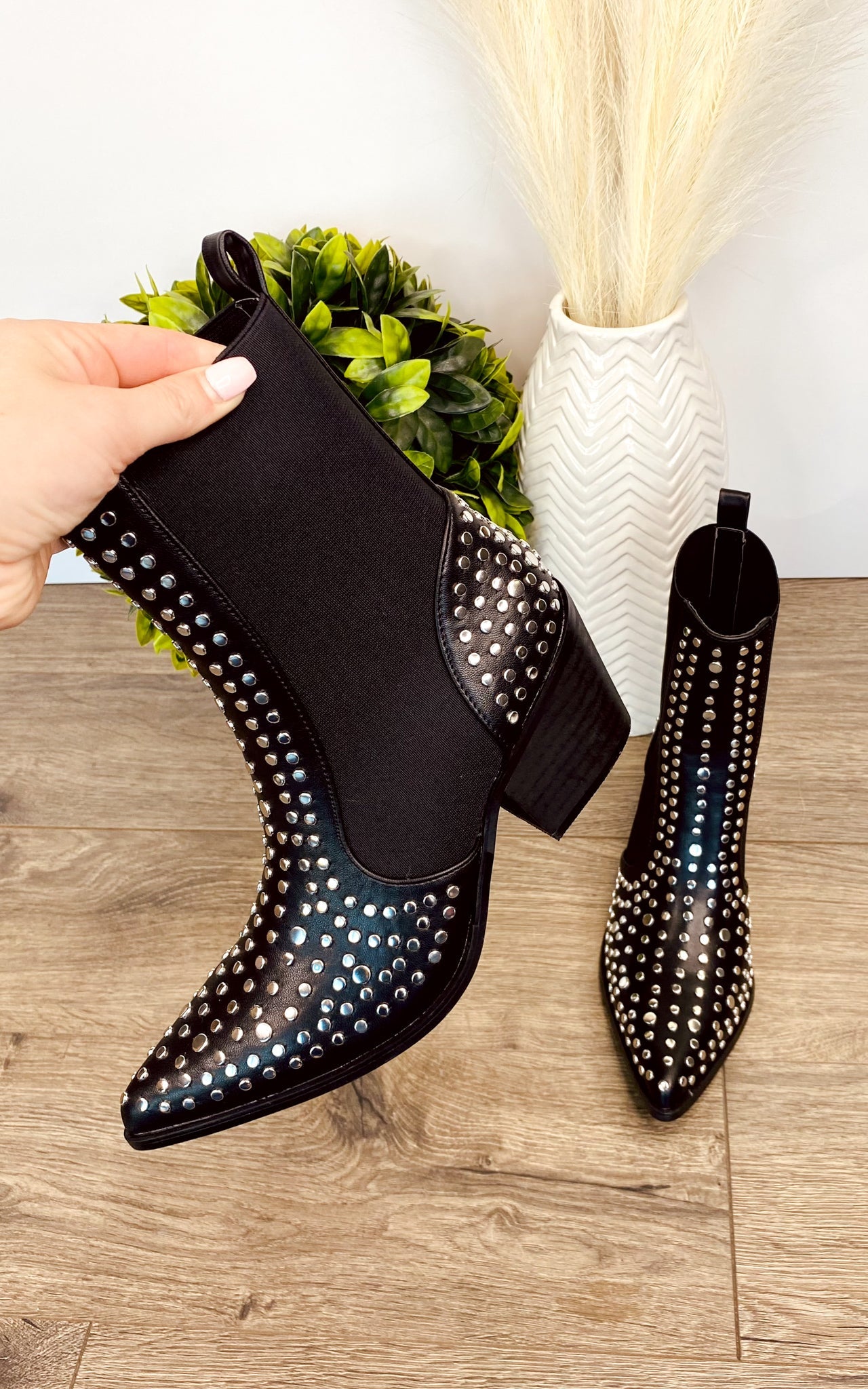 Shu Shop Zsa Zsa Boots in Black